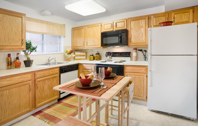 Building Photo - 807 Norwest Dr