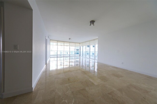 Foto del edificio - 2127 Brickell Ave