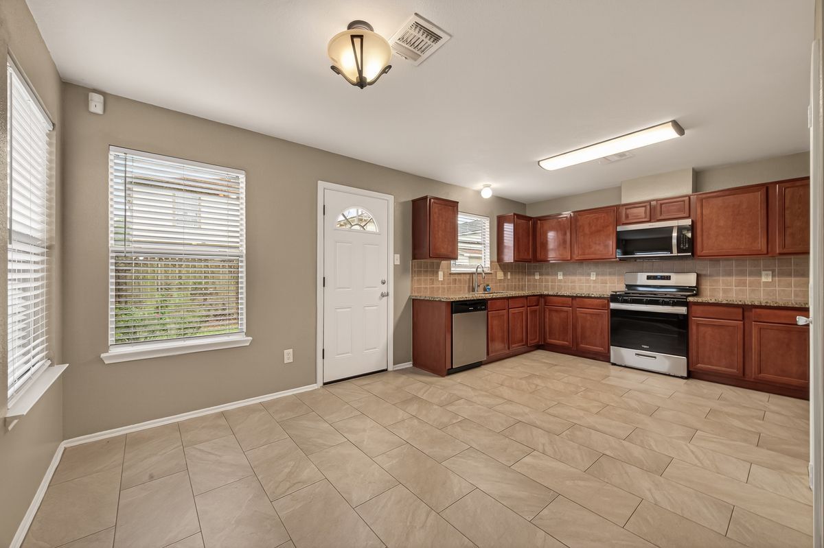 Foto del edificio - 2918 Latch Ln