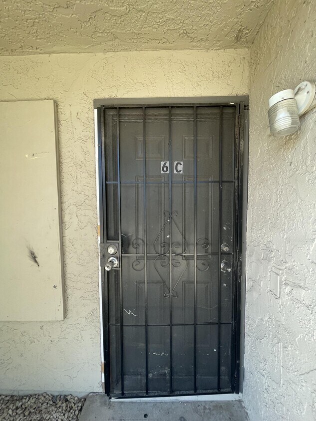 Building Photo - 2642 N 43rd Ave