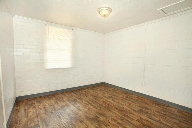 Building Photo - 741 Woodard Ave