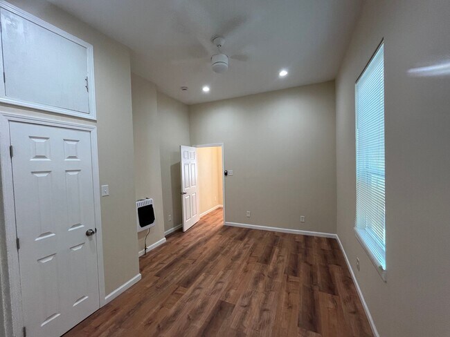 Foto del edificio - 7465-7467Garfi