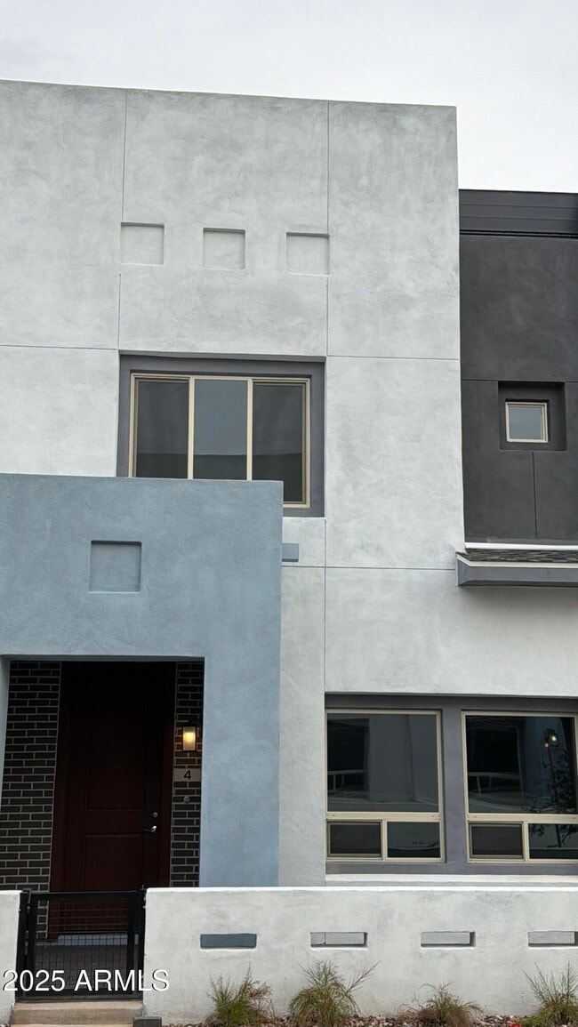 Foto del edificio - 733 E Commonwealth Ave