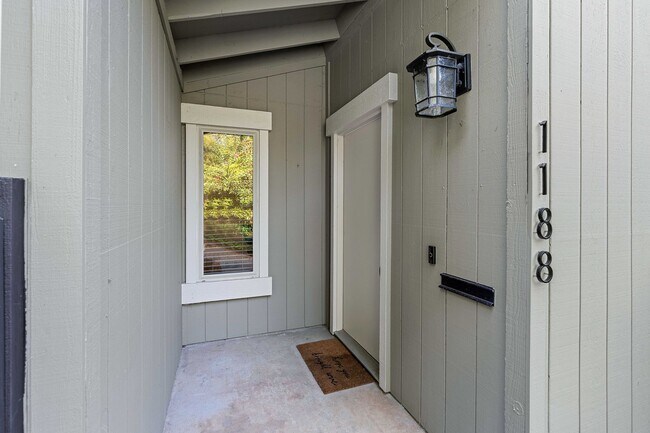 Foto del edificio - Spacious 2 Bed, 2 Bath Condo Near Downtown...