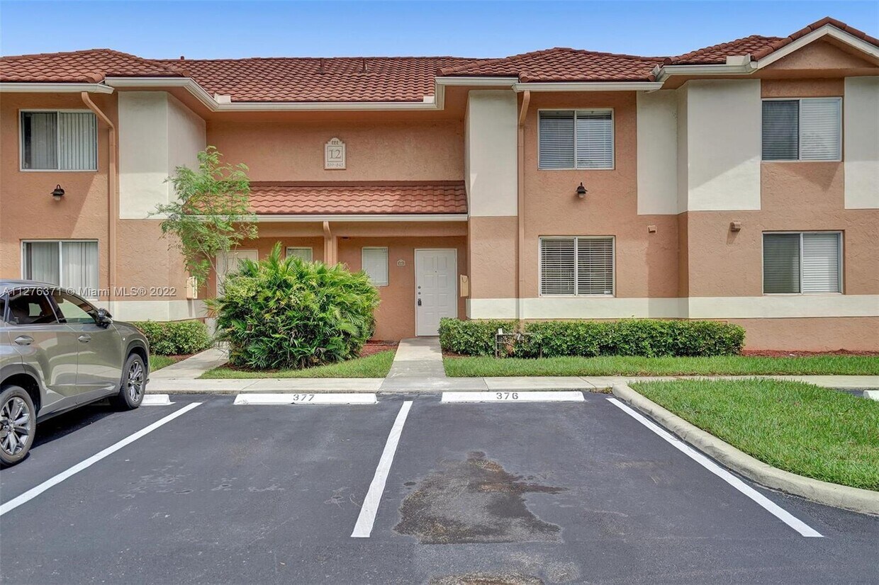 841 NW 91st Terrace, Plantation, FL 33324 Townhouse for Rent in