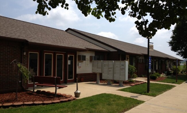 Building Photo - 440 N Main St
