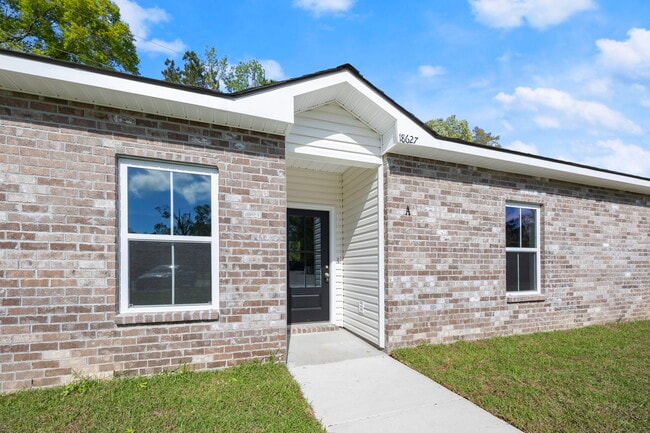 Foto del edificio - 18627 Greenwell Springs Rd