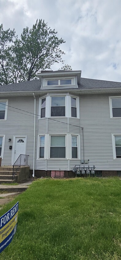 Primary Photo - 111 S West St