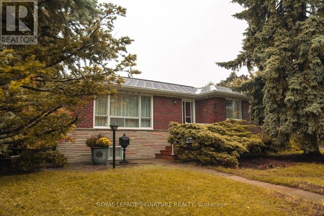Building Photo - 2 Brantwood Dr