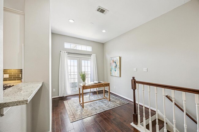 Foto del edificio - 5326 Blossom St