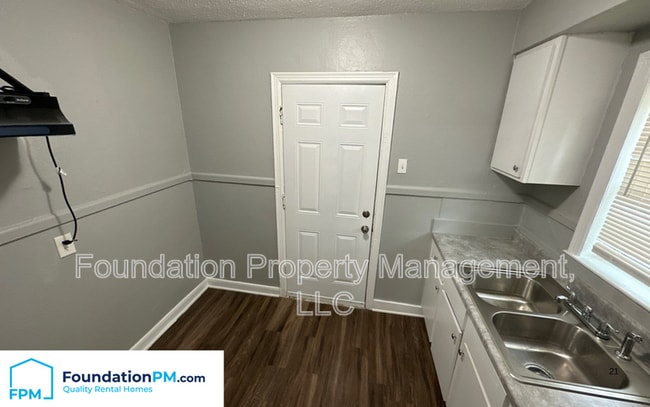 Building Photo - 1391 Semmes St