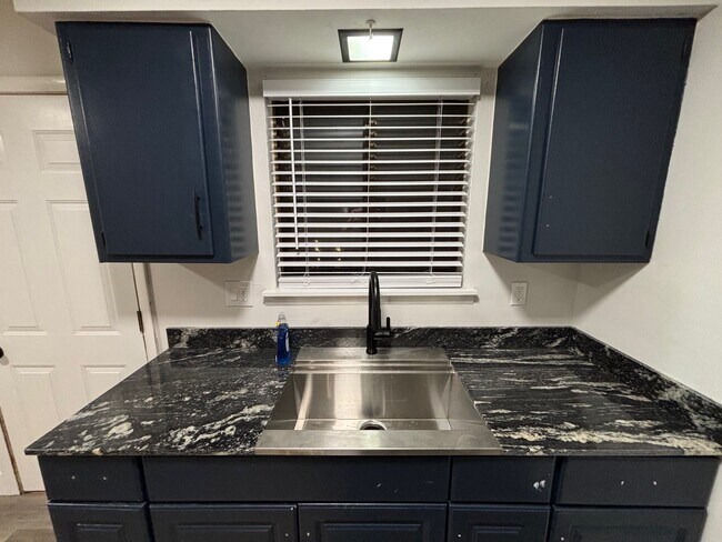 Foto del edificio - 1102 Apache Dr