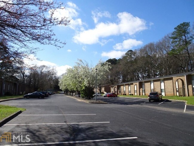 Foto del edificio - 53 Newnan Estates Dr