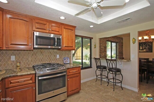 Building Photo - 3 br, 2 bath Condo - 209 Serena Dr