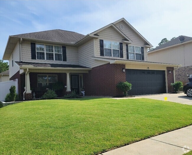 FarleyOakhurst Place Apartments for Rent with Extra Storage