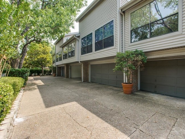 Building Photo - 4411 Gilbert Ave