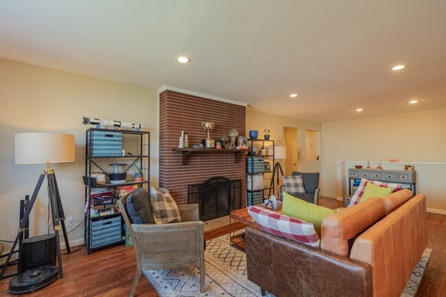 Building Photo - 3497 S Chester Ct
