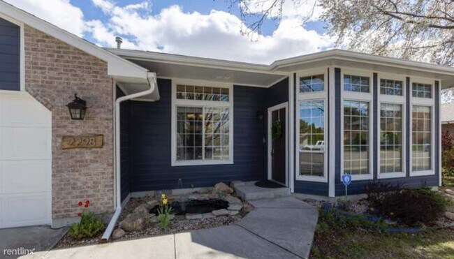 Foto del edificio - 3 br, 2 bath House - 2298 North Amethyst A...