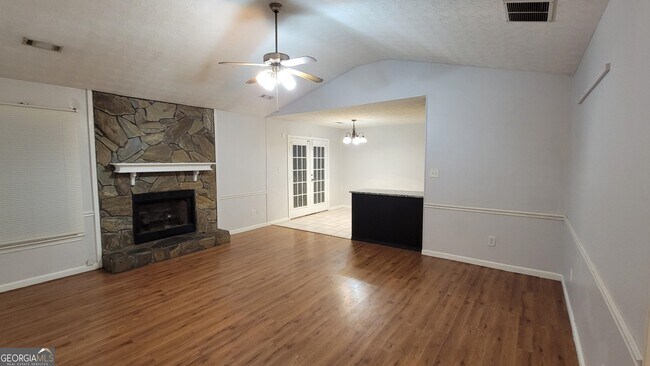 Building Photo - 60 Rosewood Dr