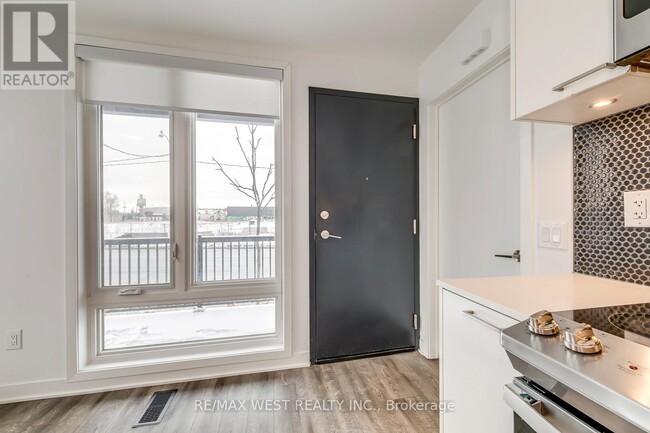 Building Photo - 40 Ed Clark Gdns