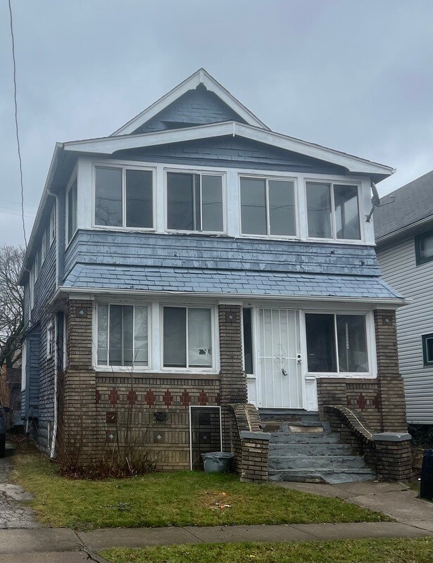 Primary Photo - 2901 East 121st Street - 2