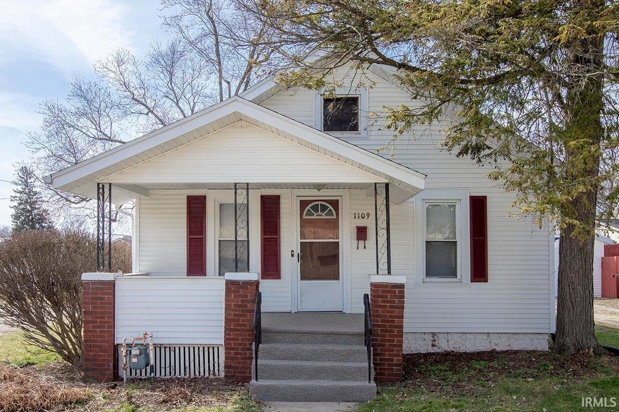 Primary Photo - 1109 Canton St