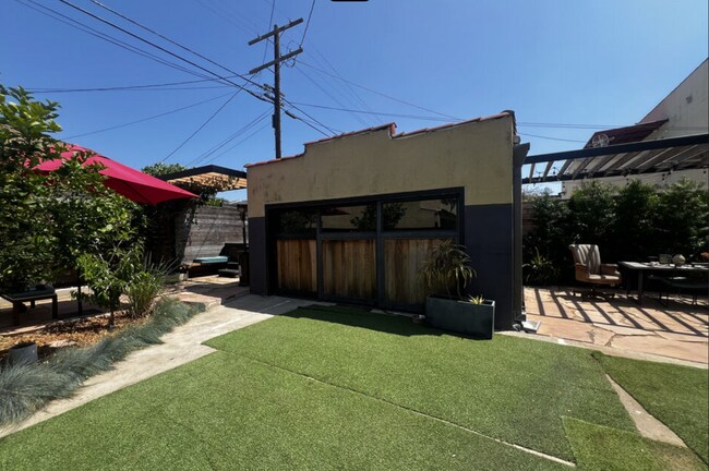 Foto del edificio - 1438 S Norton Ave