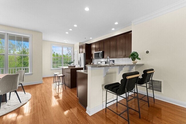 Foto del edificio - 57 Townsend Blvd