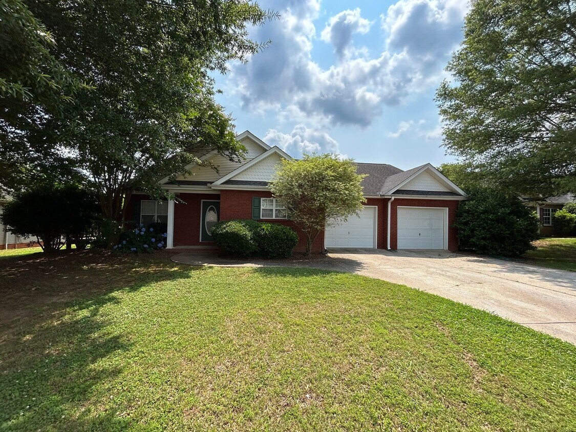 Foto principal - Spacious Ranch in Great Location!!!