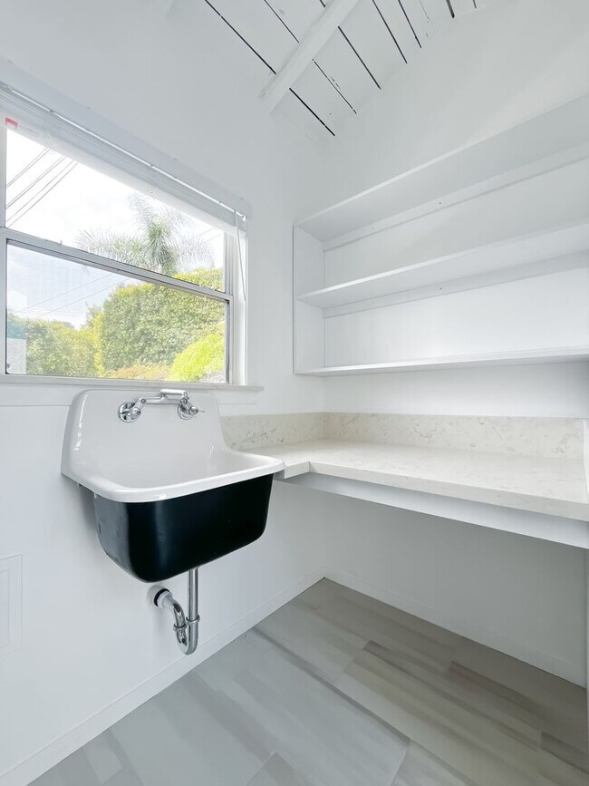 Foto del edificio - 1229 Ozeta Terrace