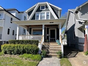Building Photo - 210 1/2 Brinley Ave