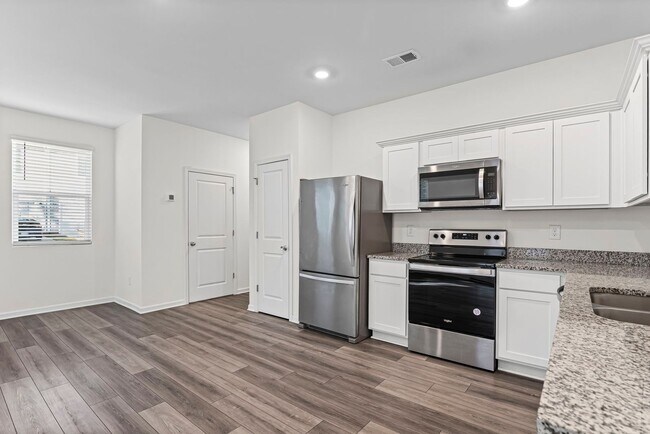 Foto del edificio - ***MOVE IN SPECIAL -$500 OF FIRST 2 MONTHS RENT WITH A MARCH 31ST OR SOONER MOVE IN DATE***Step i...