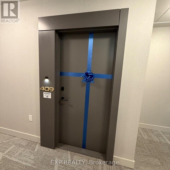 Building Photo - 2088 James St