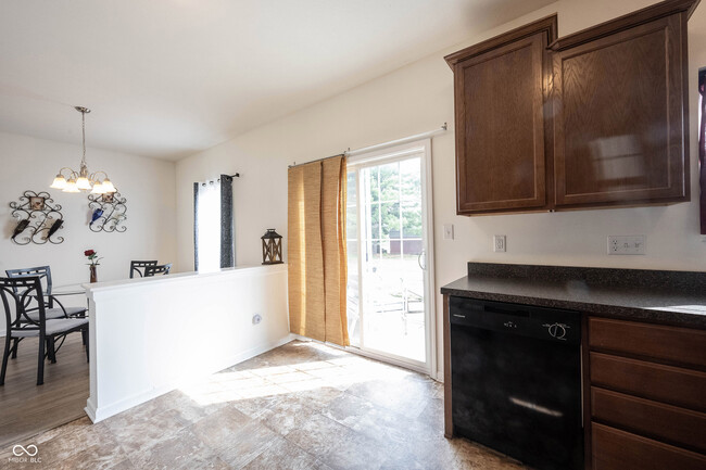 Building Photo - 895 Geronimo Dr