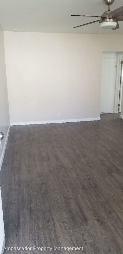 Primary Photo - 1153 W 106th St