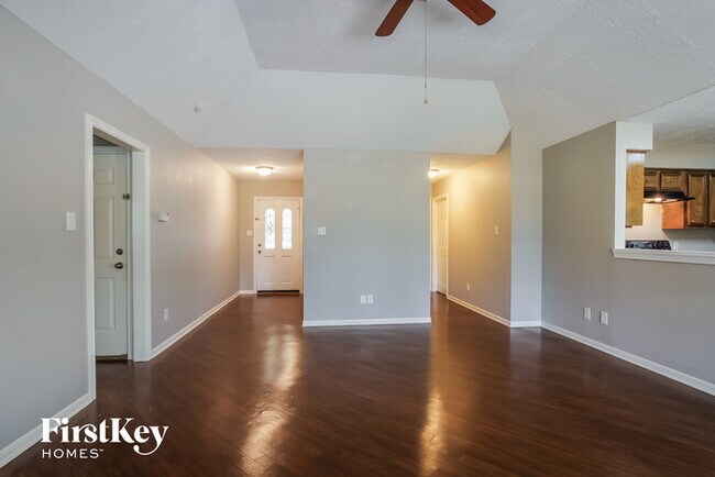 Building Photo - 3125 Balzar Dr