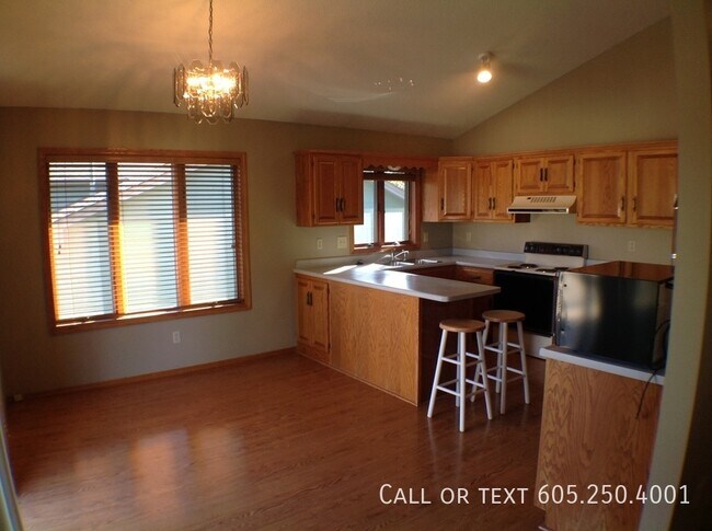 Foto del edificio - Incredible 4 Bedroom South East Sioux Falls