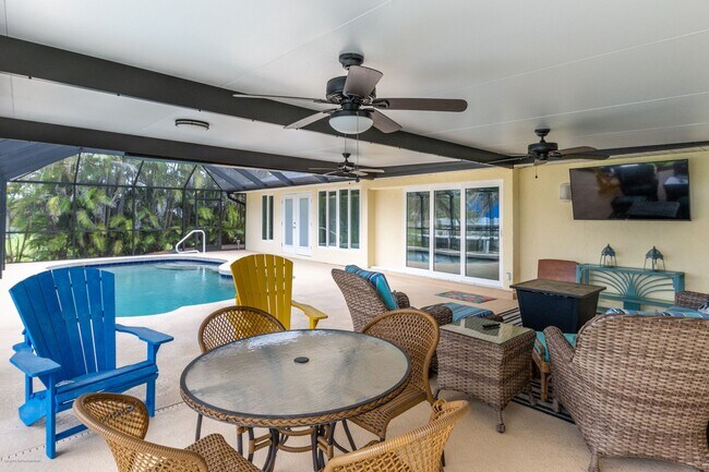 Foto del edificio - QUINTESSENTIAL EXECUTIVE HOME WITH SAILBOA...