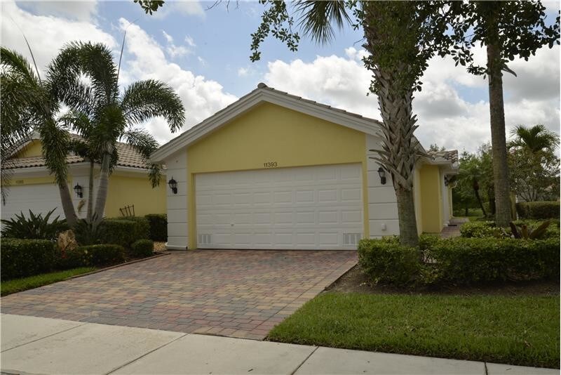 Primary Photo - 11393 SW Pembroke Dr