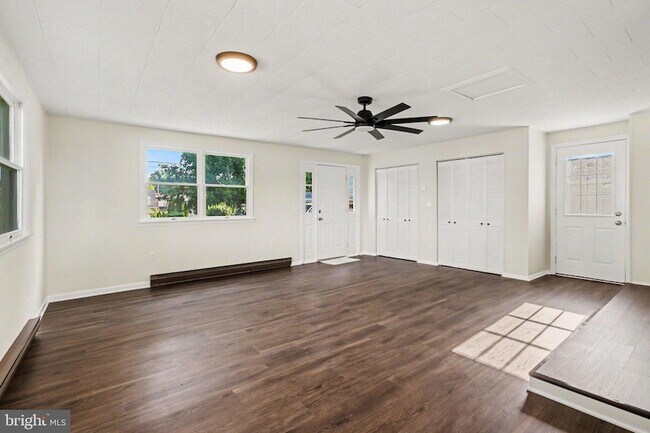 Foto del edificio - 105 Oak Hill Dr