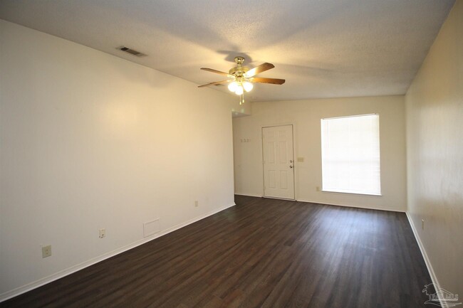 Foto del edificio - 420 Oak Knoll Ln