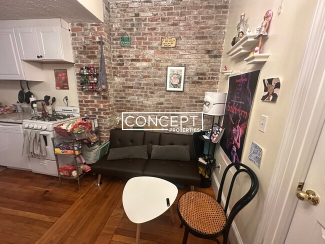 Foto del edificio - 72 Revere St