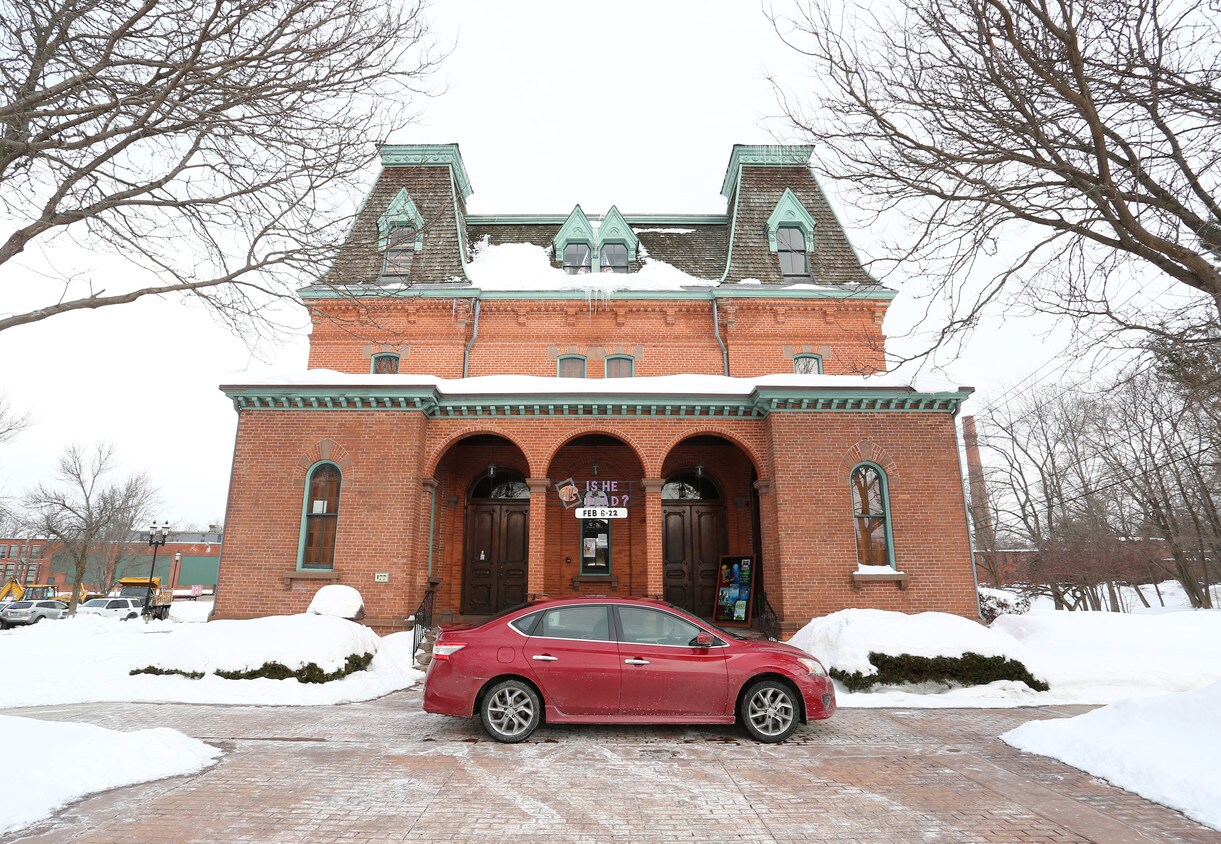 Falconridge Apartments Rentals Manchester, CT