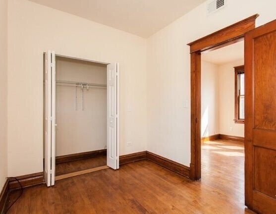 Building Photo - 2140 W Webster Ave