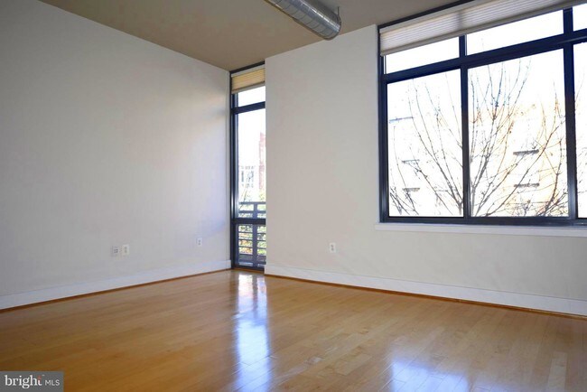 Building Photo - 520 John Carlyle St
