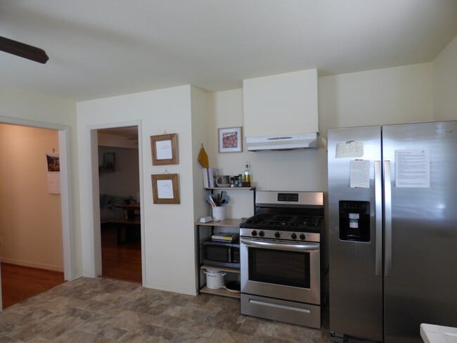 Building Photo - 5515 Winton St