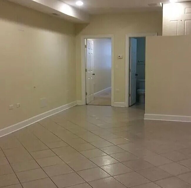 Foto del edificio - 3541 W Sunnyside Ave
