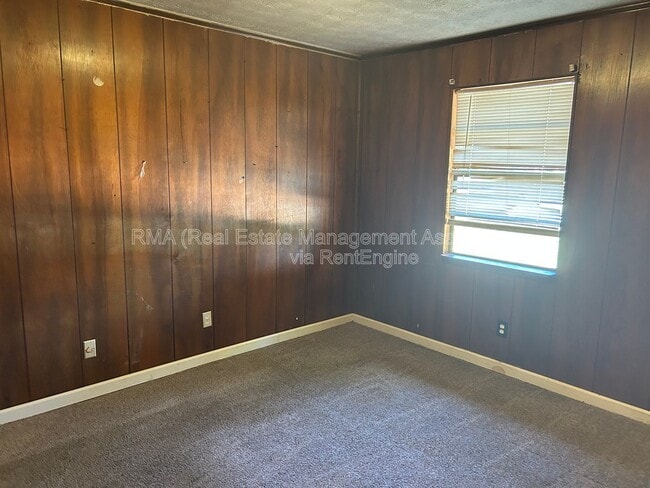 Foto del edificio - 210 E Chappell St