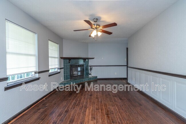 Foto del edificio - 6601 Bay Cir Dr