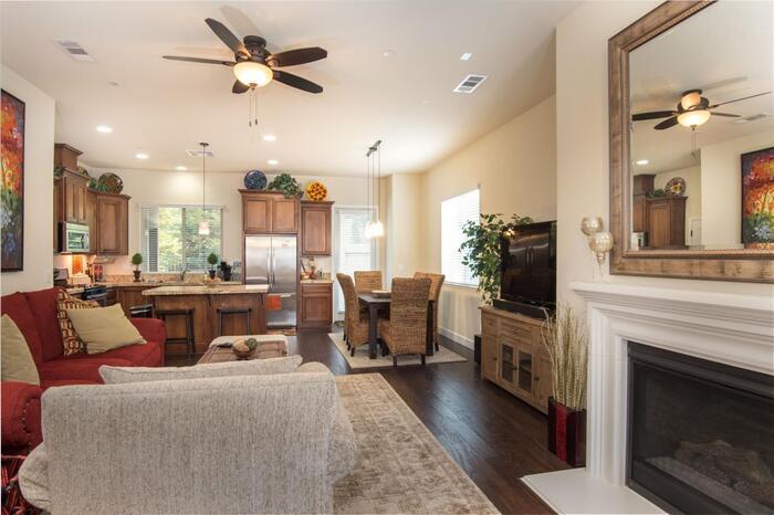 Primary Photo - Beautiful 3 Bedroom PLUS Bonus Room in Pen...